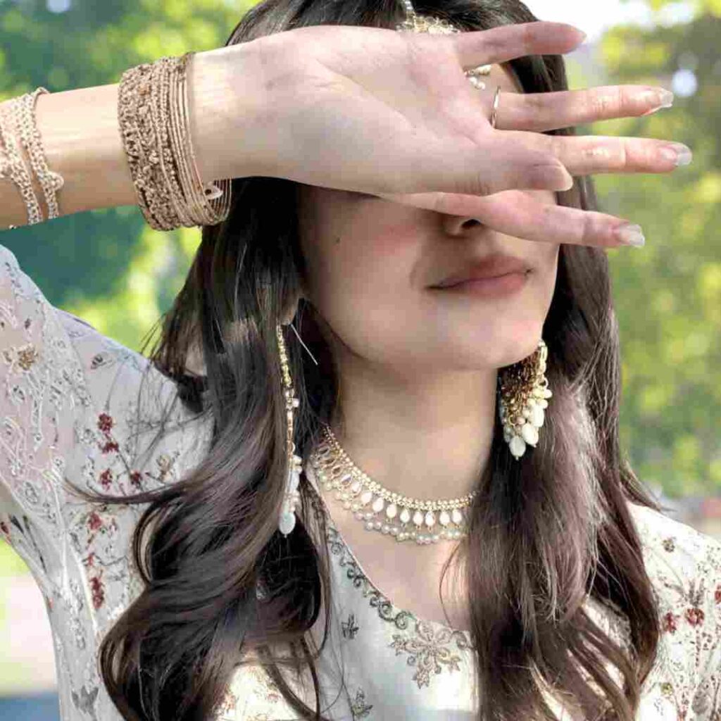 Hidden Face DP for Girl