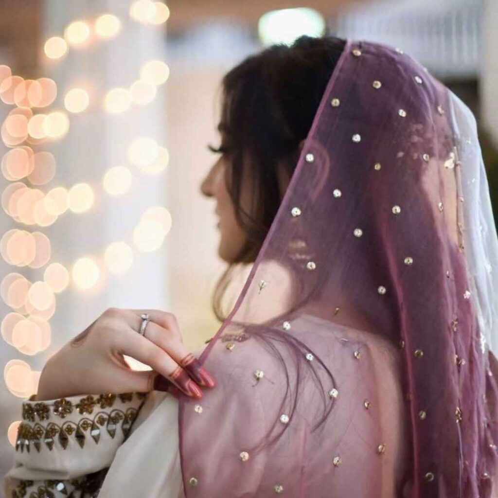 Cute Hidden Face DP for Girl