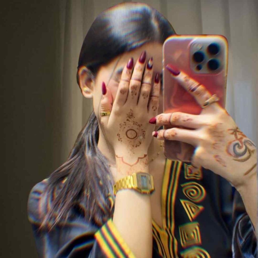 Hidden Face DP for Girl Instagram