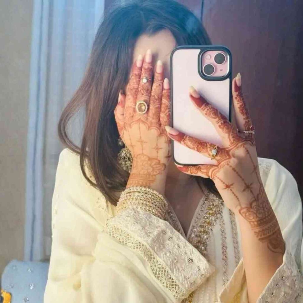 Hidden Face DP for Girl Instagram