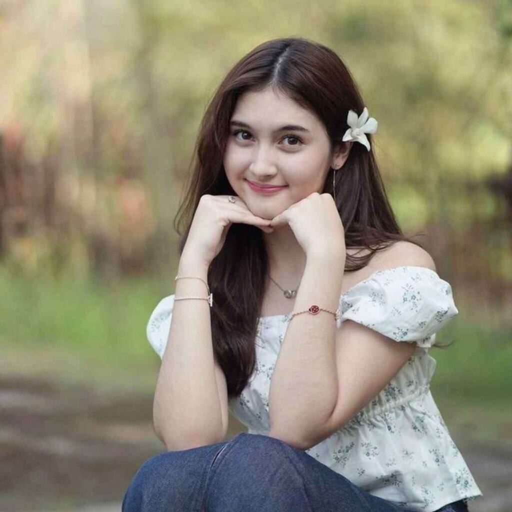 Simple Girl Pic Full